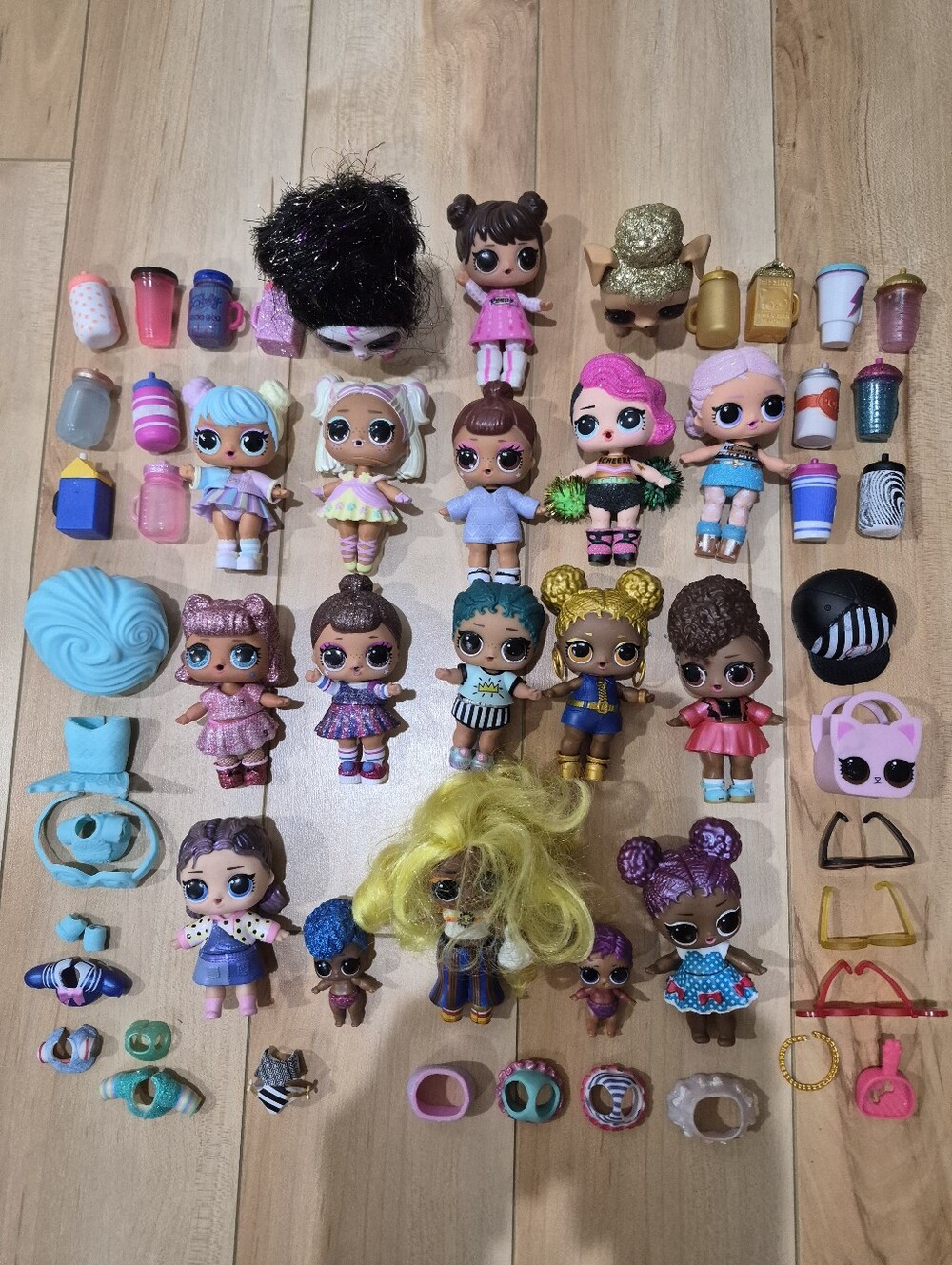 L.O.L. Surprise lot of dolls and accessories